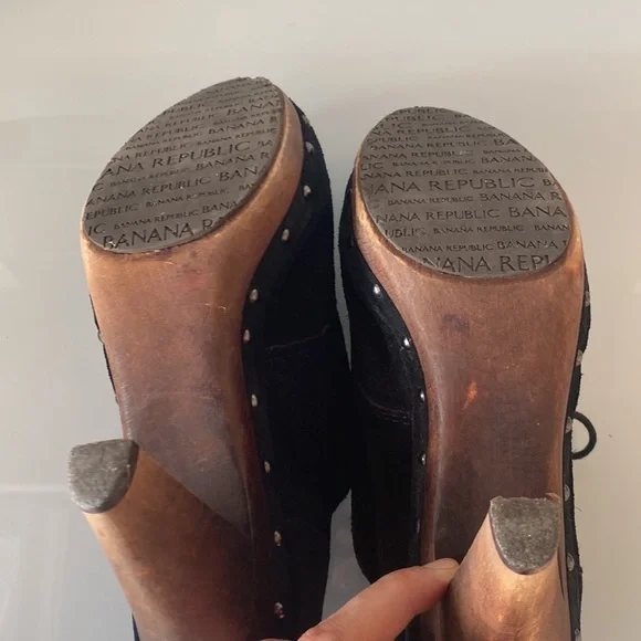 Banana Republic Black Suede Lace Up Heeled Boots, Sz 8 - Picture 9 of 10